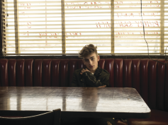 Singer Johnny Orlando signs recording deal with Universal Music Canada
